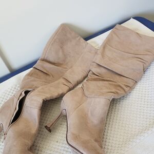 Elegant Tan Knee-High Women's Boots